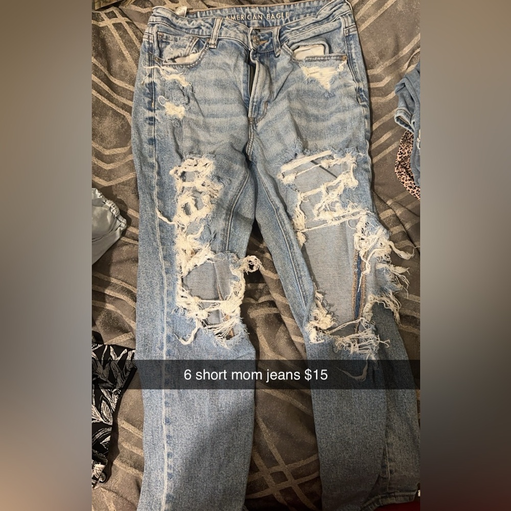 Good condition worn a few times. Mom jeans